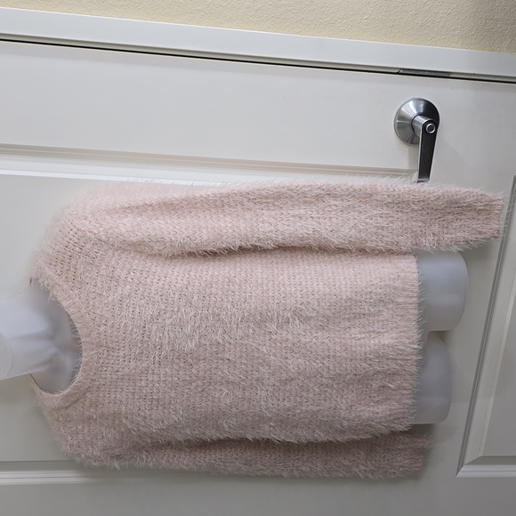 Forever 21 Soft and Fuzzy Light Pink Sweater Size Large - Picture 3 of 11